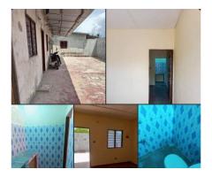 Chambre salon sanitaire propre à Bazounkpa
