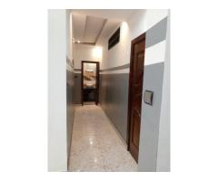 DISPONIBLE A GODOMEY UN APPARTEMENT DE 2 CHAMBRES SALON SANITAIRE,STAFFÉ ET PROPRE