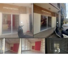 Un beau magasin avec un Toilette bien situé pour votre activité.