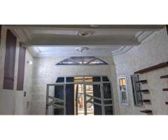 BOUTIQUE AVEC BUREAU A L'INTÉRIEUR 70.000