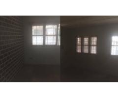une chambre salon semi sanitaire 20000f