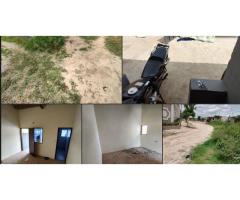A vendre  Il est mis en vente une maison construite sur 1/4