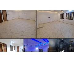 À louer  Appartement cour unique a l’étage