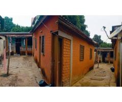 chambres salon sanitaire commune.