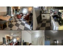 A LOUER APPARTEMENT SCINDÉ 03 CHAMBRES SALON WC DOUCHE
