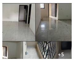 APPARTEMENT 2 PIÈCES AU 1er ÉTAGE.
