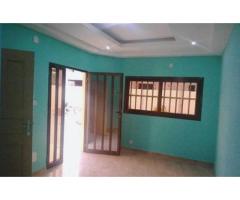 LOCATION APPARTEMENT CHAMBRE SALON AU TOGO ( Lomé):Avedi Pharmacie Apollon