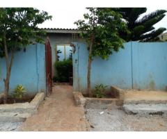 À vendre une villa à Calavi akassato zone lycée technique chino-beninois