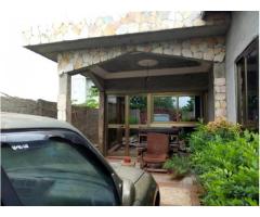 À vendre une villa à Calavi akassato zone lycée technique chino-beninois