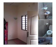Appartement de une pièce wcd cuisine interne à 80 mètres du goudron à Sagbado