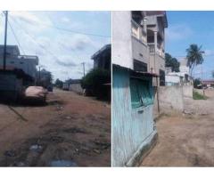 Une parcelle de 400 m² de superficie disposant des chambres salon ordinaire a mènontin nord