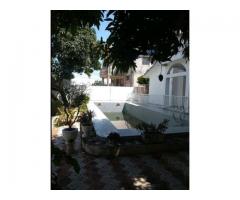 A VENDRE UNE SUPERBE VILLA À FIDJROSSÈ (COTONOU) 12 CHAMBRES