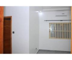 location dans un somptueux immeuble nouvellement construit, trois appartements de 5 pièces