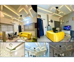 APPARTEMENT MEUBLÉ HAUT STANDING DE 2 CHAMBRES SALON SANITAIRE À COTONOU ZONGO